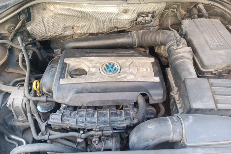 Used Volkswagen Tiguan 2015 1.8TSI Automatic Two-Wheel Drive Comfort Edition Engine Bay