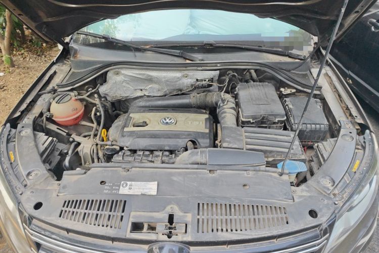 Used Volkswagen Tiguan 2015 1.8TSI Automatic Two-Wheel Drive Luxury Model Engine Bay