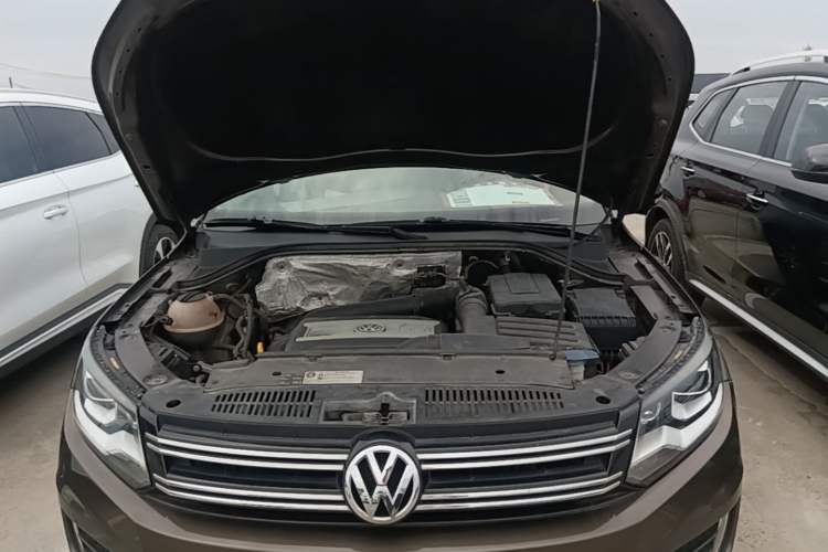 Used Volkswagen Tiguan 2015 1.8TSI Automatic Two-Wheel Drive Luxury Model Engine Bay
