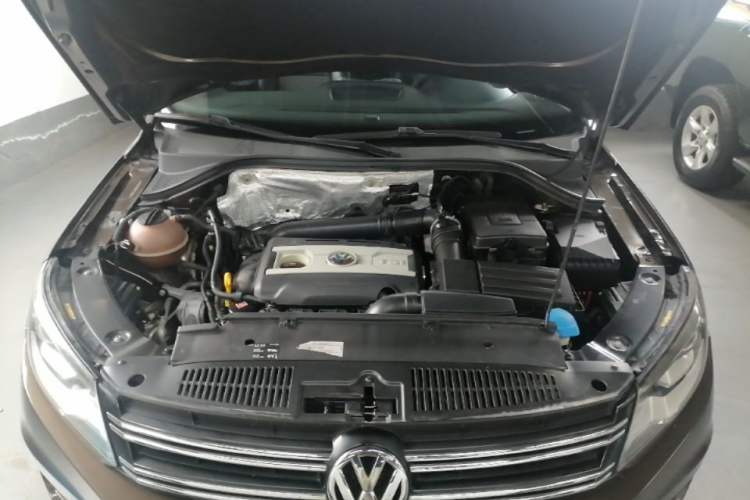 Used Volkswagen Tiguan 2015 1.8TSI Automatic Two-Wheel Drive Trend Edition Engine Bay