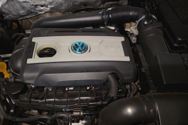 Used Volkswagen Tiguan 2015 1.8TSI Automatic Two-Wheel Drive Comfort Edition Engine Bay