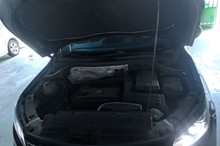 Used Volkswagen Tiguan 2015 1.8TSI Automatic Two-Wheel Drive Comfort Edition Engine Bay