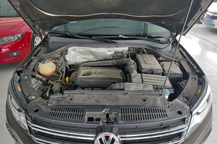 Used Volkswagen Tiguan 2015 1.8TSI Automatic Two-Wheel Drive Comfort Edition Engine Bay
