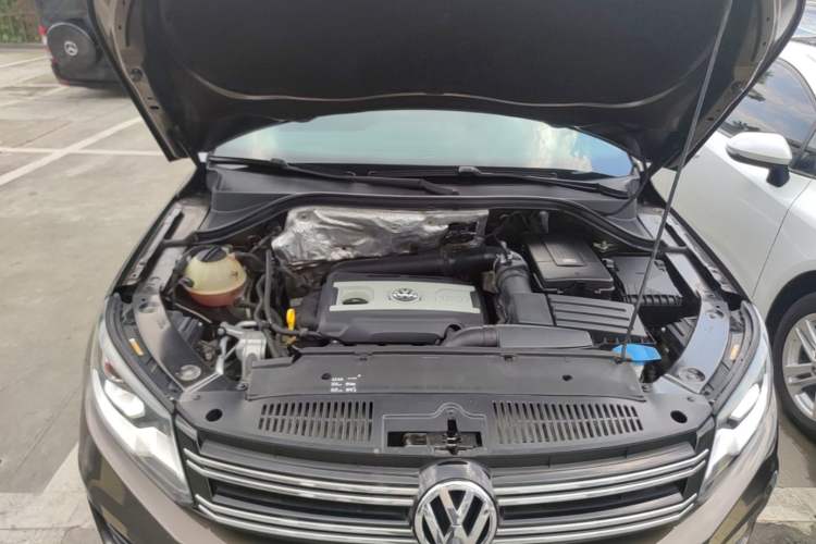 Used Volkswagen Tiguan 2015 1.8TSI Automatic Two-Wheel Drive Luxury Model Engine Bay