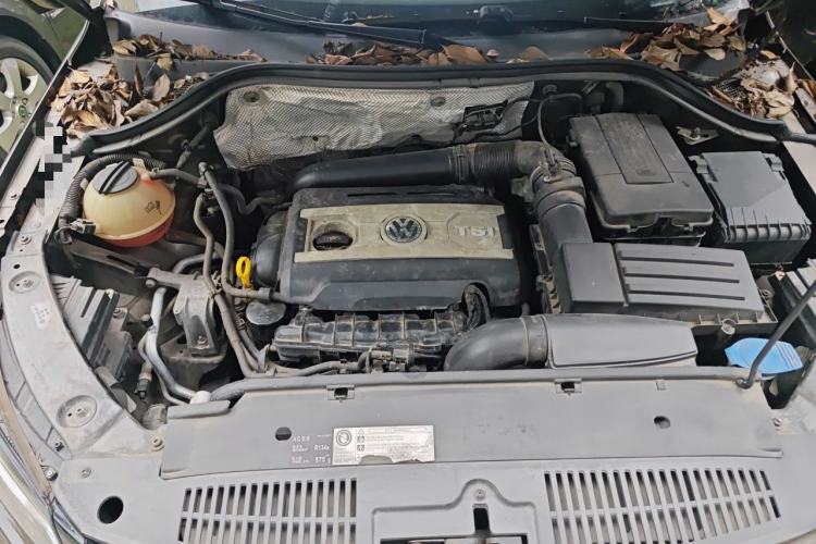 Used Volkswagen Tiguan 2015 1.8TSI Automatic Two-Wheel Drive Comfort Edition Engine Bay