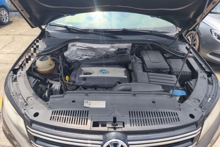 Used Volkswagen Tiguan 2015 1.8TSI Automatic Two-Wheel Drive Trend Edition Engine Bay