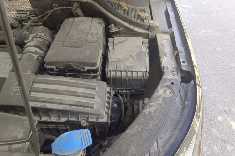 Used Volkswagen Tiguan 2015 2.0 TSI Comfort Edition Engine Bay Left
