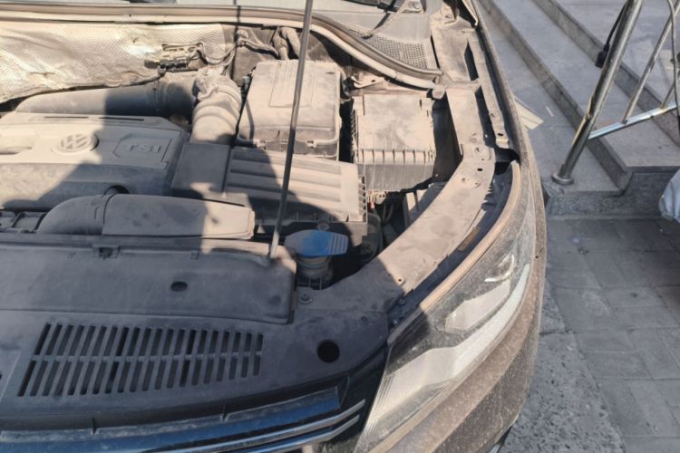Used Volkswagen Tiguan 2015 1.8TSI Automatic Two-Wheel Drive Comfort Edition Engine Bay Left