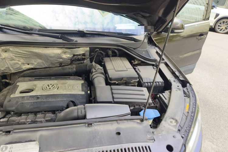 Used Volkswagen Tiguan 2015 1.8TSI Automatic Two-Wheel Drive Comfort Edition Engine Bay Left