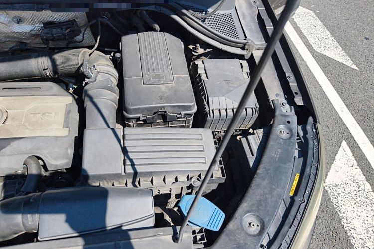 Used Volkswagen Tiguan 2015 1.8TSI Automatic Two-Wheel Drive Trend Edition Engine Bay Left