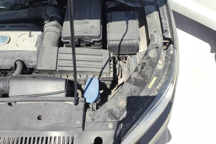 Used Volkswagen Tiguan 2015 1.8TSI Automatic Two-Wheel Drive Comfort Edition Engine Bay Left