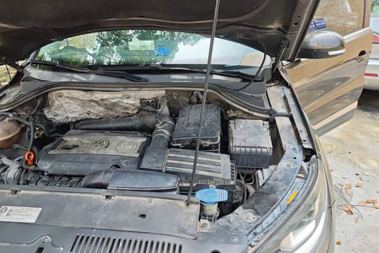 Used Volkswagen Tiguan 2015 1.8TSI Automatic Two-Wheel Drive Comfort Edition Engine Bay Left