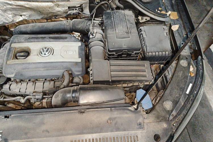 Used Volkswagen Tiguan 2015 1.8TSI Automatic Two-Wheel Drive Luxury Model Engine Bay Left