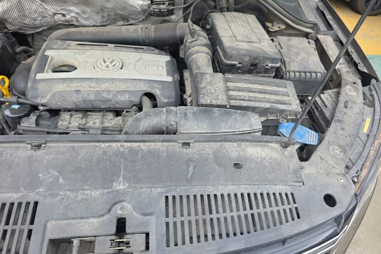 Used Volkswagen Tiguan 2015 1.8TSI Automatic Two-Wheel Drive Luxury Model Engine Bay Left