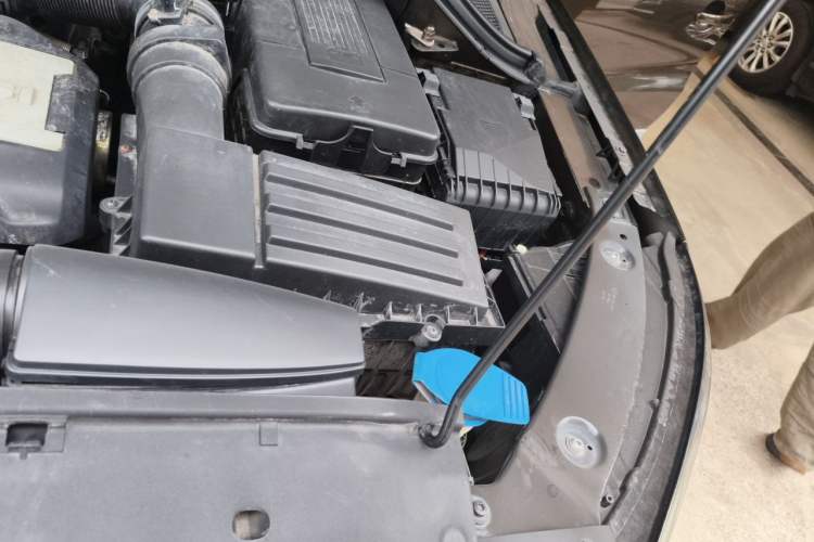 Used Volkswagen Tiguan 2015 2.0 TSI Automatic All-Wheel Drive Flagship Edition Engine Bay Left