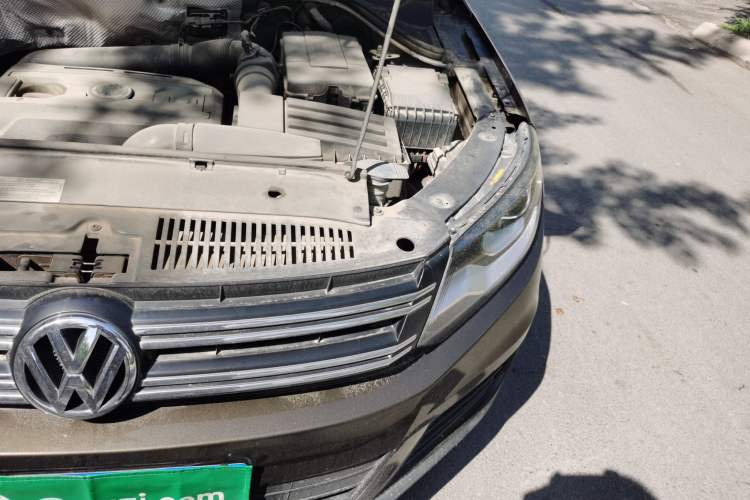 Used Volkswagen Tiguan 2015 1.8TSI Manual Two-Wheel Drive Fashion Edition Engine Bay Left