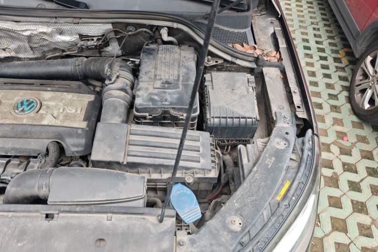 Used Volkswagen Tiguan 2015 1.8TSI Automatic Two-Wheel Drive Comfort Edition Engine Bay Left