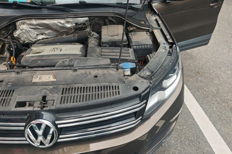 Used Volkswagen Tiguan 2015 1.8TSI Automatic Two-Wheel Drive Trend Edition Engine Bay Left