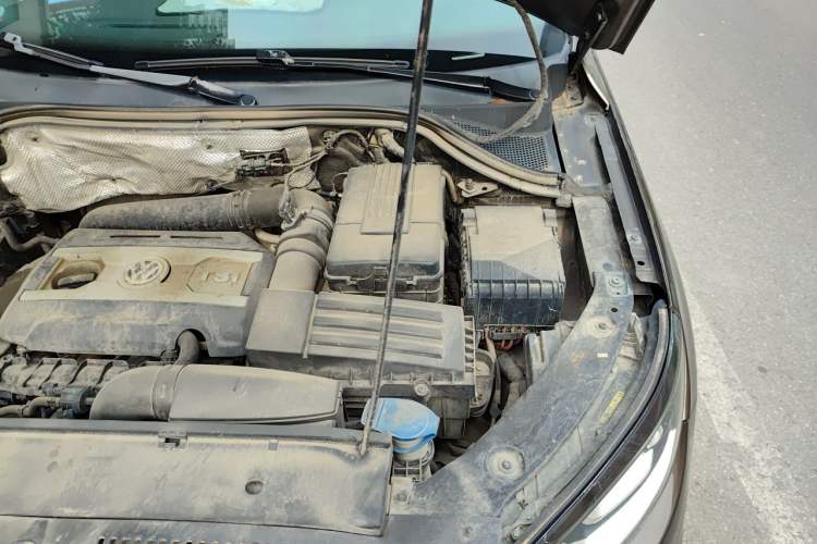 Used Volkswagen Tiguan 2015 1.8TSI Automatic Two-Wheel Drive Luxury Model Engine Bay Left