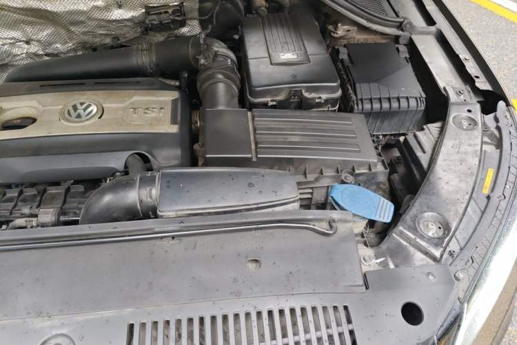 Used Volkswagen Tiguan 2015 1.8TSI Automatic Two-Wheel Drive Luxury Model Engine Bay Left