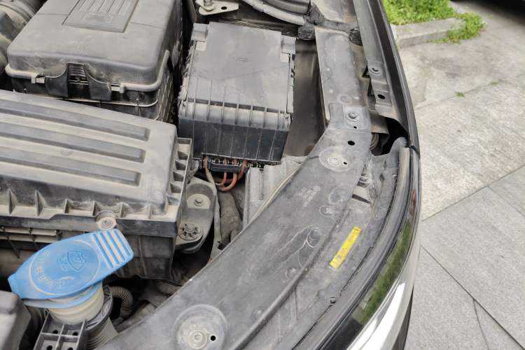Used Volkswagen Tiguan 2015 1.8TSI Automatic Two-Wheel Drive Luxury Model Engine Bay Left