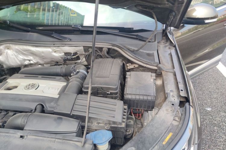 Used Volkswagen Tiguan 2015 1.8TSI Automatic Two-Wheel Drive Luxury Model Engine Bay Left