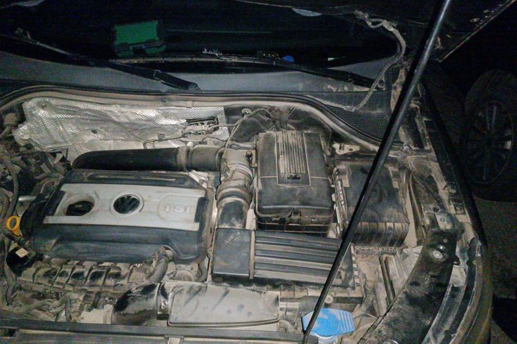 Used Volkswagen Tiguan 2015 1.8TSI Automatic Two-Wheel Drive Luxury Model Engine Bay Left