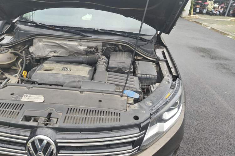 Used Volkswagen Tiguan 2015 1.8TSI Automatic Two-Wheel Drive Luxury Model Engine Bay Left