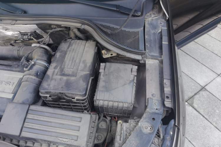 Used Volkswagen Tiguan 2015 1.8TSI Automatic Two-Wheel Drive Comfort Edition Engine Bay Left