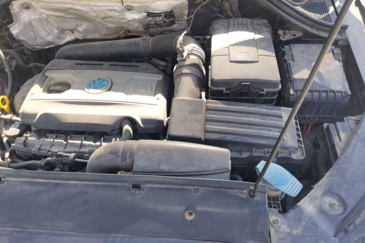 Used Volkswagen Tiguan 2015 1.8TSI Automatic Two-Wheel Drive Luxury Model Engine Bay Left