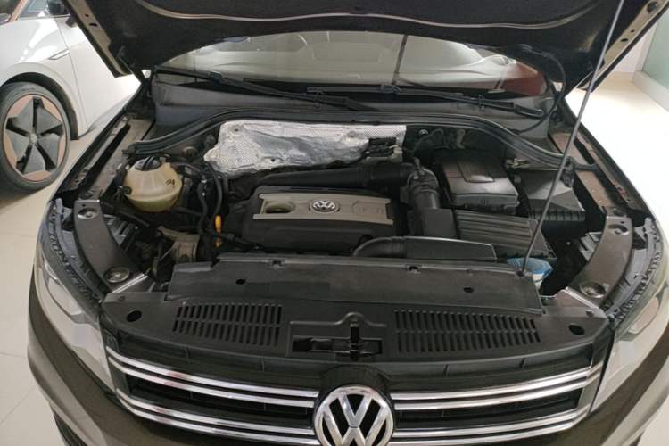 Used Volkswagen Tiguan 2015 1.8TSI Automatic Two-Wheel Drive Trend Edition Engine Bay
