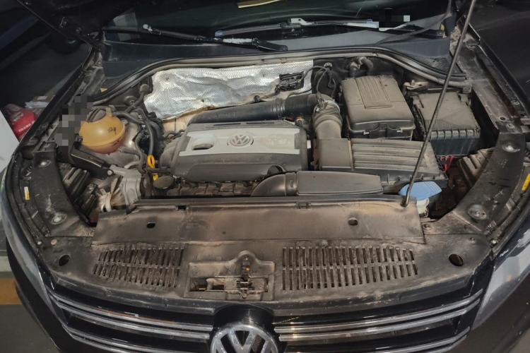 Used Volkswagen Tiguan 2015 1.8TSI Automatic Two-Wheel Drive Trend Edition Engine Bay