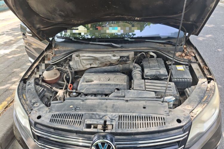 Used Volkswagen Tiguan 2015 1.8TSI Automatic Two-Wheel Drive Luxury Model Engine Bay
