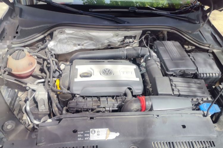 Used Volkswagen Tiguan 2015 1.8TSI Automatic Two-Wheel Drive Luxury Model Engine Bay