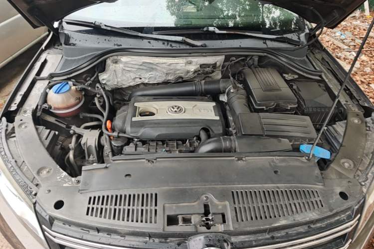 Used Volkswagen Tiguan 2015 1.8TSI Automatic Two-Wheel Drive Luxury Model Engine Bay