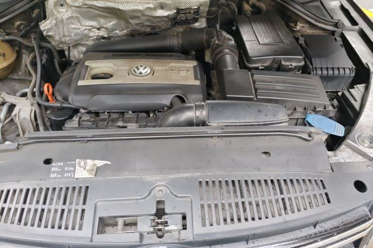 Used Volkswagen Tiguan 2015 1.8TSI Automatic Two-Wheel Drive Luxury Model Engine Bay