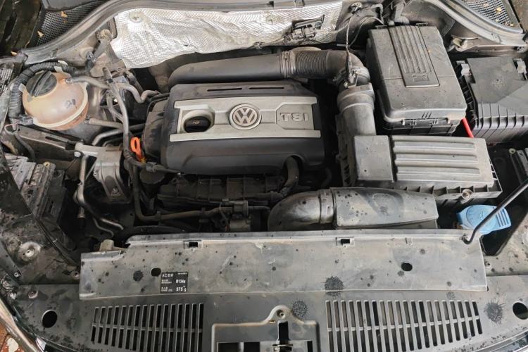 Used Volkswagen Tiguan 2015 1.8TSI Automatic All-Wheel-Drive Luxury Model Engine Bay