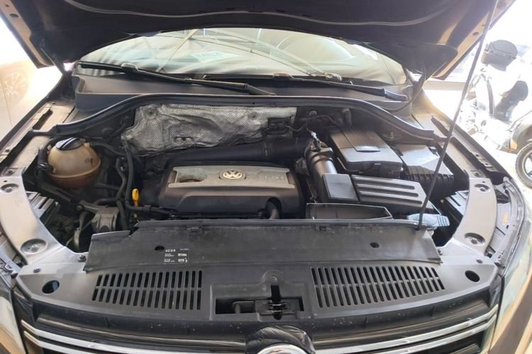 Used Volkswagen Tiguan 2015 1.8TSI Automatic Two-Wheel Drive Luxury Model Engine Bay