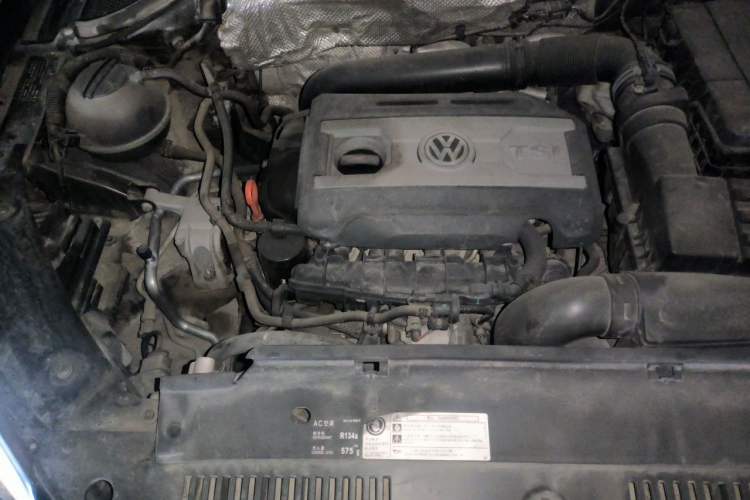 Used Volkswagen Tiguan 2015 1.8TSI Automatic Two-Wheel Drive Comfort Edition Engine Bay Right