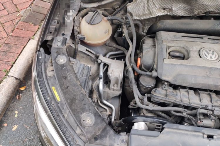 Used Volkswagen Tiguan 2015 1.8TSI Automatic All-Wheel Drive Comfort Edition Engine Bay Right