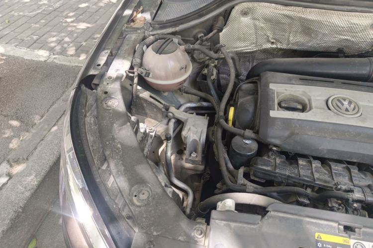 Used Volkswagen Tiguan 2015 2.0 TSI Comfort Edition Engine Bay Right