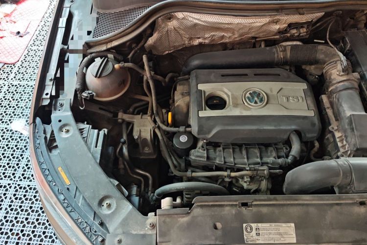 Used Volkswagen Tiguan 2015 1.8TSI Automatic Two-Wheel Drive Comfort Edition Engine Bay Right