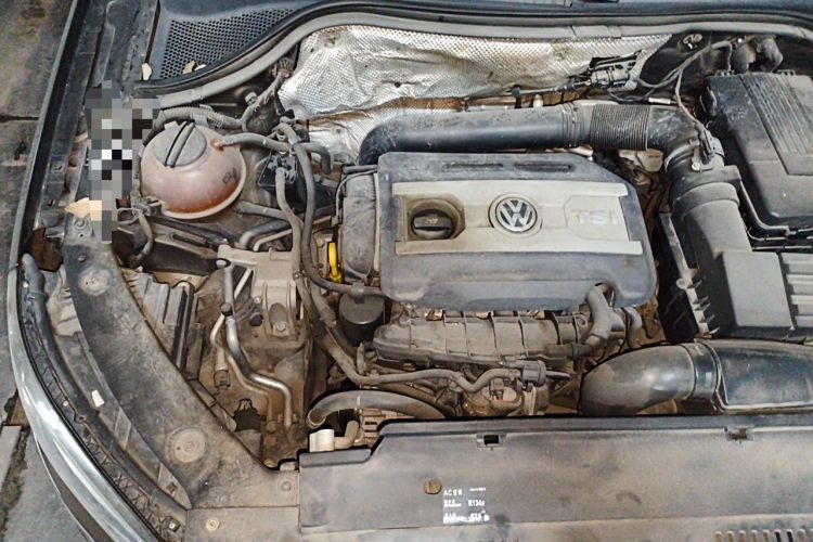 Used Volkswagen Tiguan 2015 1.8TSI Automatic Two-Wheel Drive Luxury Model Engine Bay Right