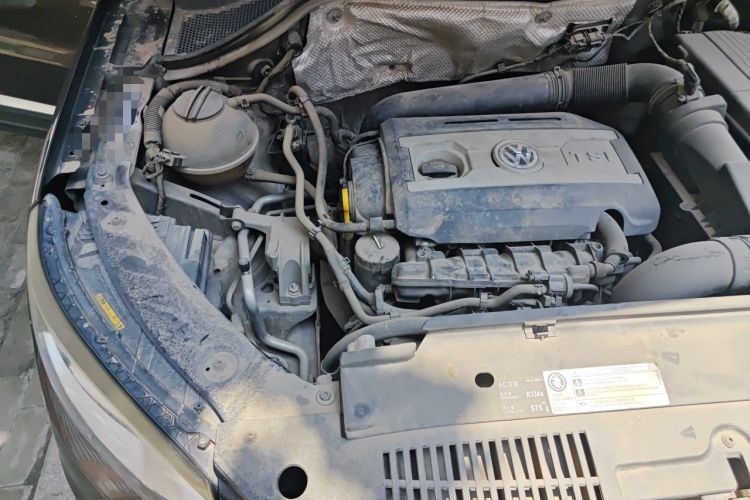 Used Volkswagen Tiguan 2015 1.8TSI Automatic Two-Wheel Drive Luxury Model Engine Bay Right