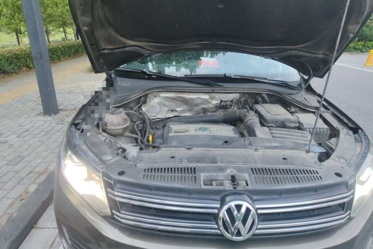 Used Volkswagen Tiguan 2015 1.8TSI Automatic Two-Wheel Drive Luxury Model Engine Bay Right