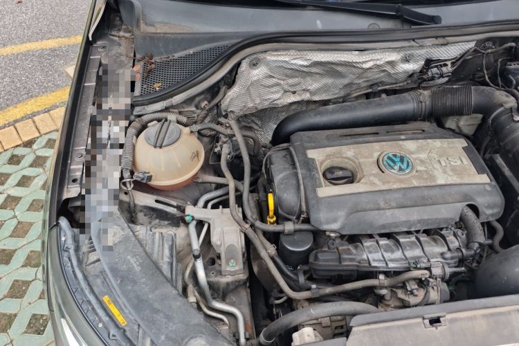 Used Volkswagen Tiguan 2015 1.8TSI Automatic Two-Wheel Drive Comfort Edition Engine Bay Right