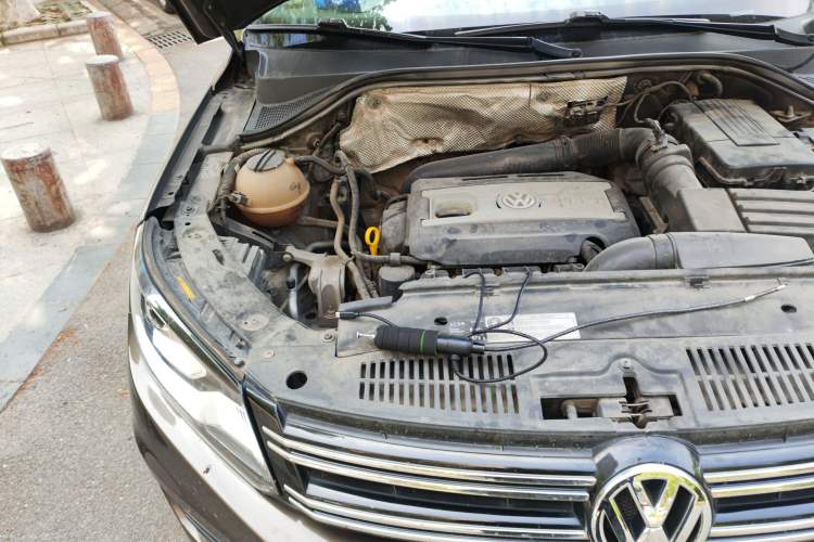 Used Volkswagen Tiguan 2015 1.8TSI Automatic All-Wheel Drive Comfort Edition Engine Bay Right