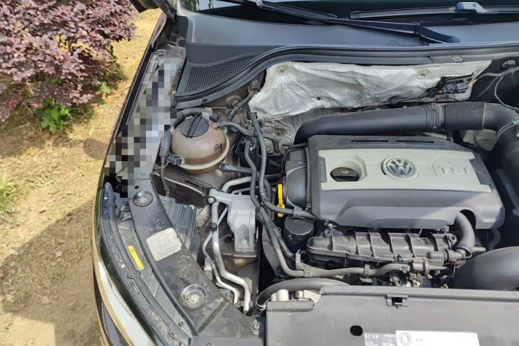 Used Volkswagen Tiguan 2015 1.8TSI Automatic Two-Wheel Drive Luxury Model Engine Bay Right
