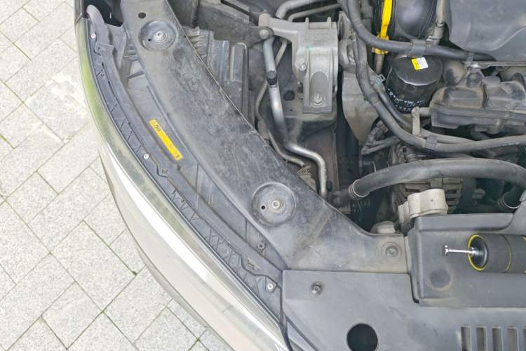 Used Volkswagen Tiguan 2015 1.8TSI Automatic Two-Wheel Drive Comfort Edition Engine Bay Right