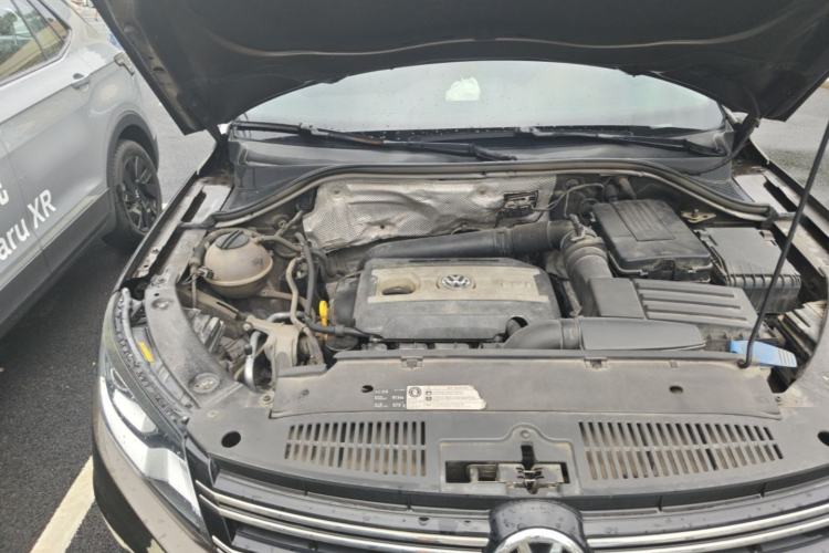 Used Volkswagen Tiguan 2015 1.8TSI Automatic Two-Wheel Drive Luxury Model Engine Bay Right